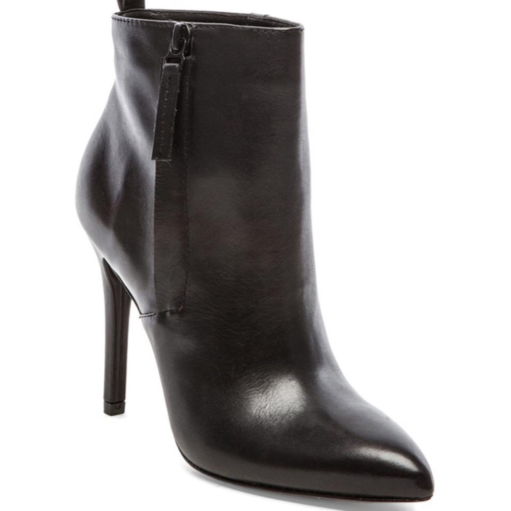 Pour La Victoire Black Zane Ankle Bootie, worn 1x!
